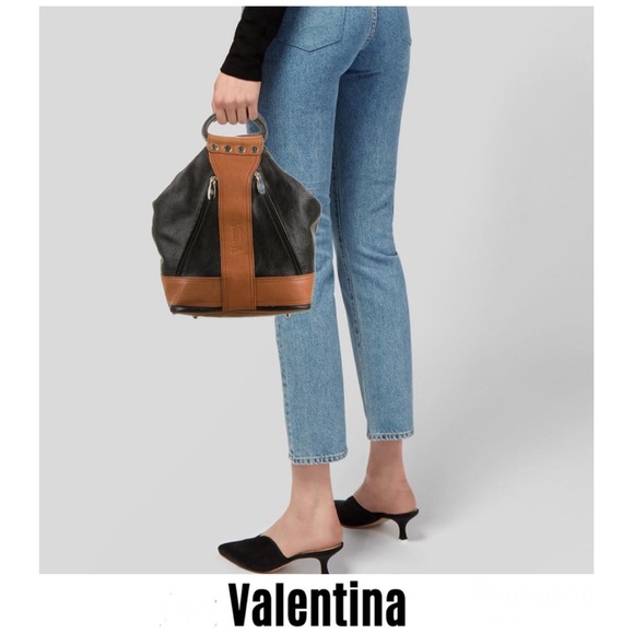 VALENTINA Carrano Black Tan Pebbled Leather Convertible Shoulder Sling Backpack - Picture 2 of 16